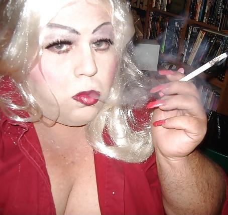 14P BBW Sissy Diane- Trying different looks