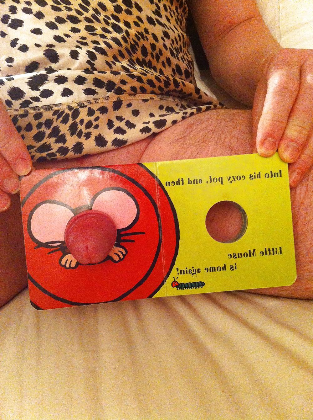 10P Sissy Jemima's  tiny baby mouse becomes famous