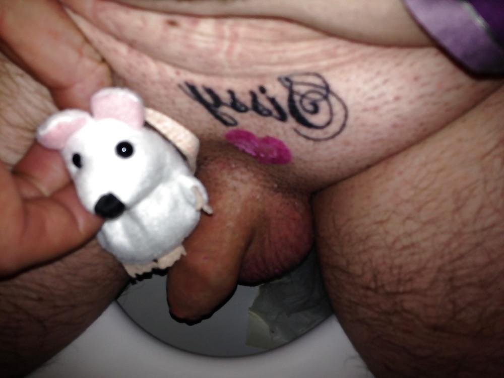10P Sissy Jemima's  tiny baby mouse becomes famous