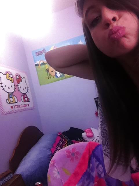 25P Sexy Teen with Huge Clitt