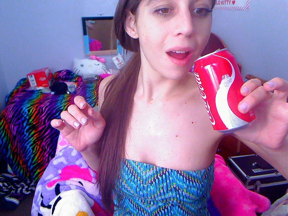 25P Sexy Teen with Huge Clitt