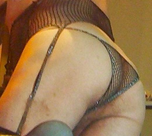 8P I love to show my sissy ass