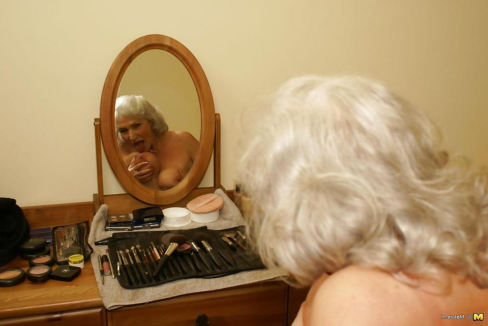 25P Best of Granny Norma