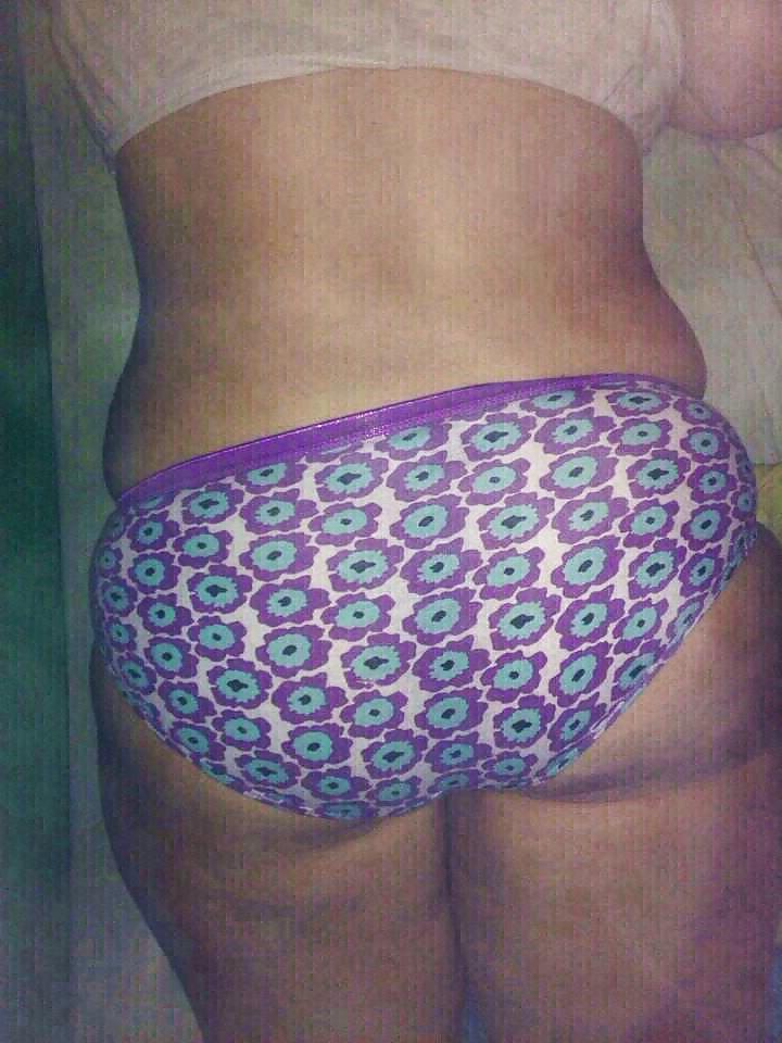 17P Fat ass skank wearing Hanes panties