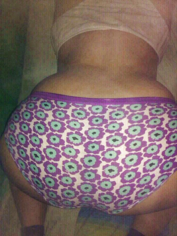 17P Fat ass skank wearing Hanes panties