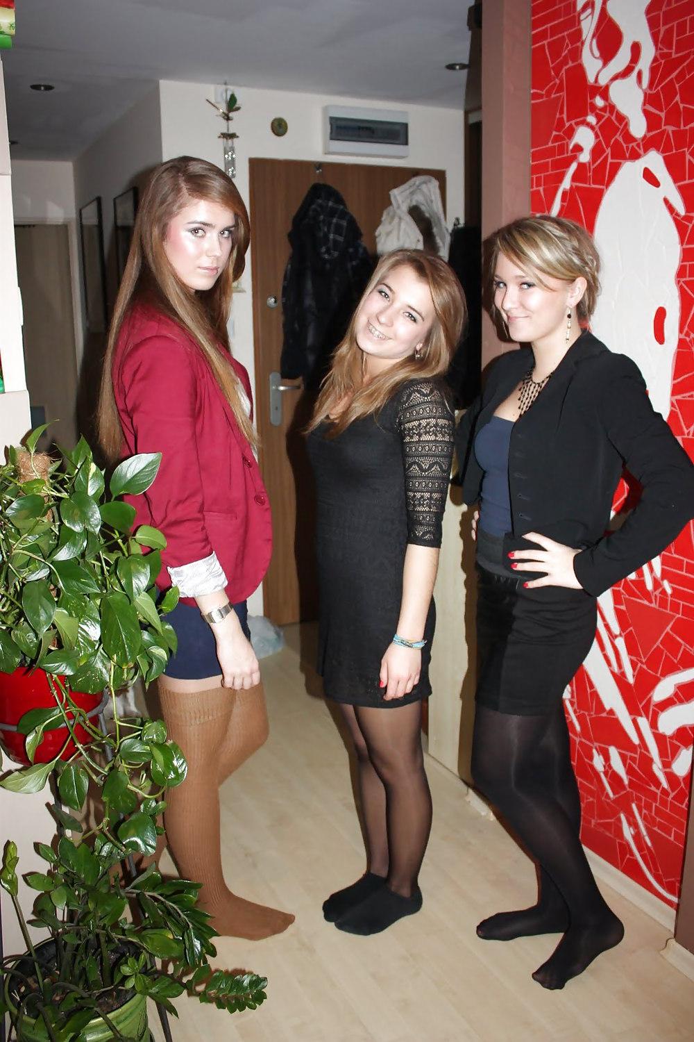 25P Best Girls in Pantyhose 2 
