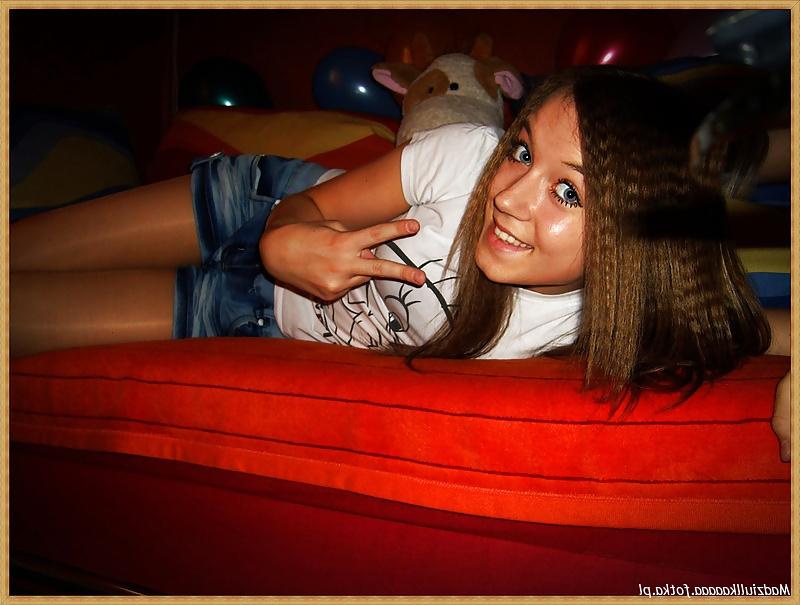 25P Best Girls in Pantyhose 2 
