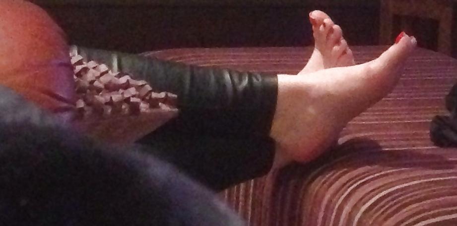 4P My sister feet 