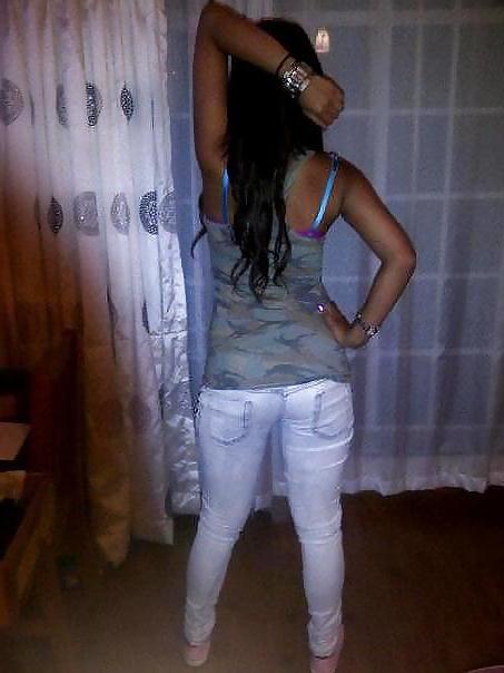25P Stolen Pix Of My Sister - I So Want To Fuck Her!