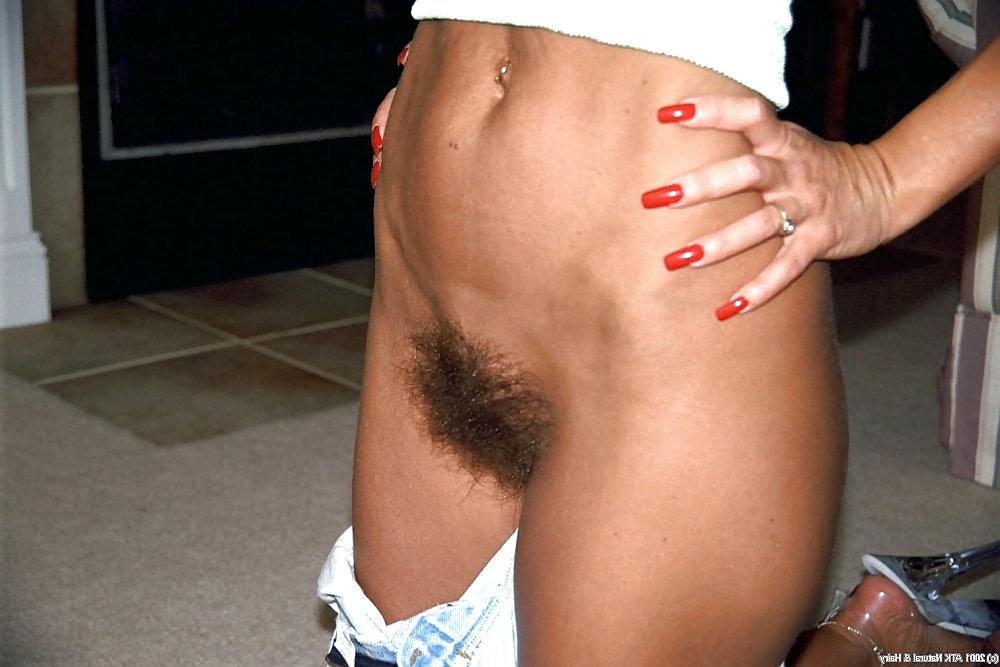 25P Hairy pits and hole mom
