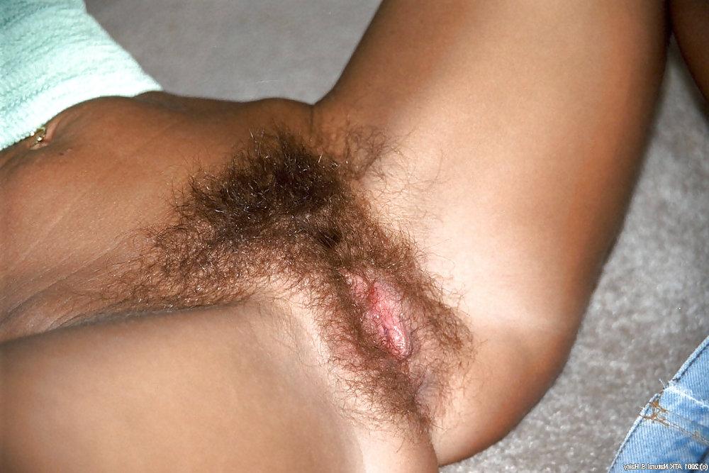 25P Hairy pits and hole mom