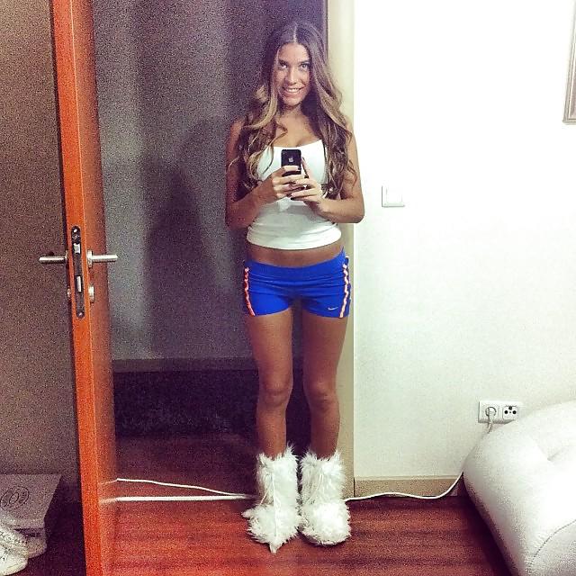 6P My hot sister elis
