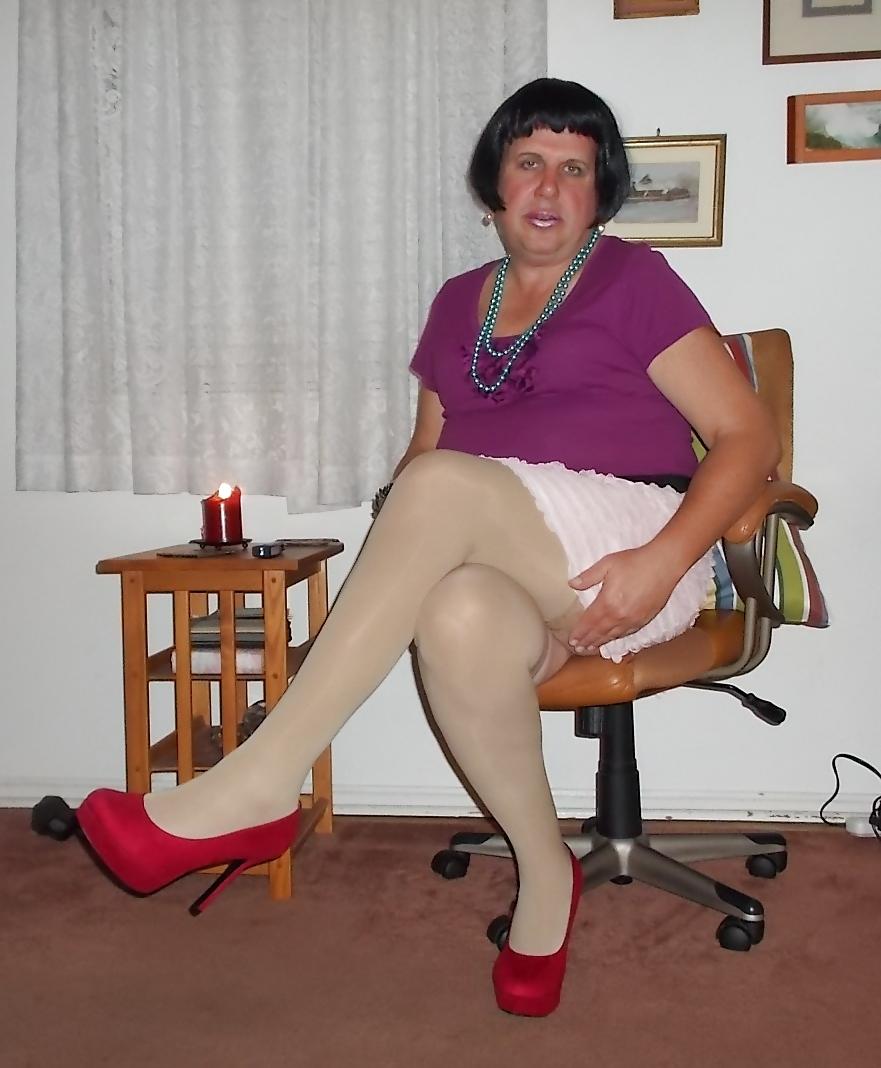 25P Wife of a sissy and sissy hubby