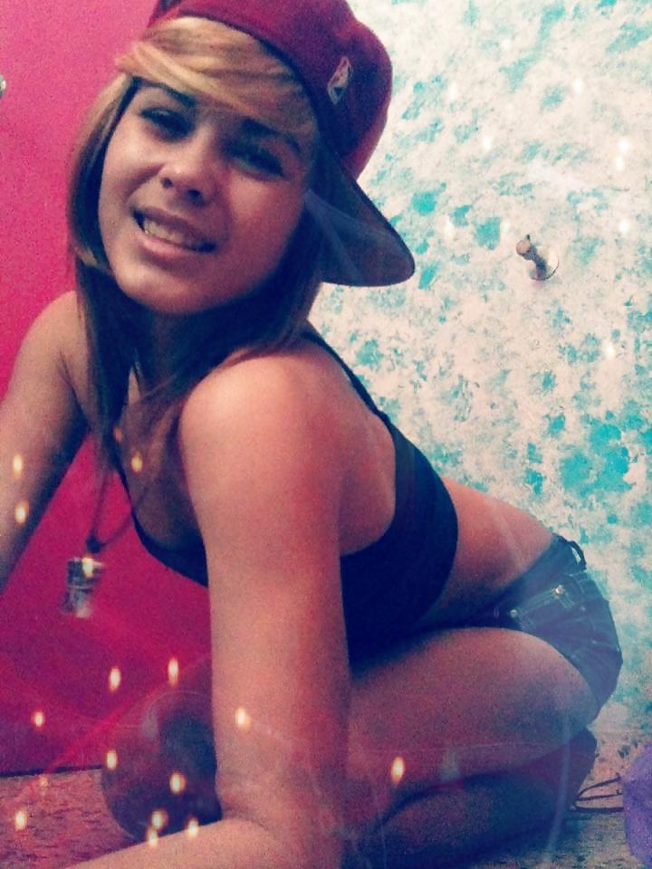 25P Latina ass is the best 4