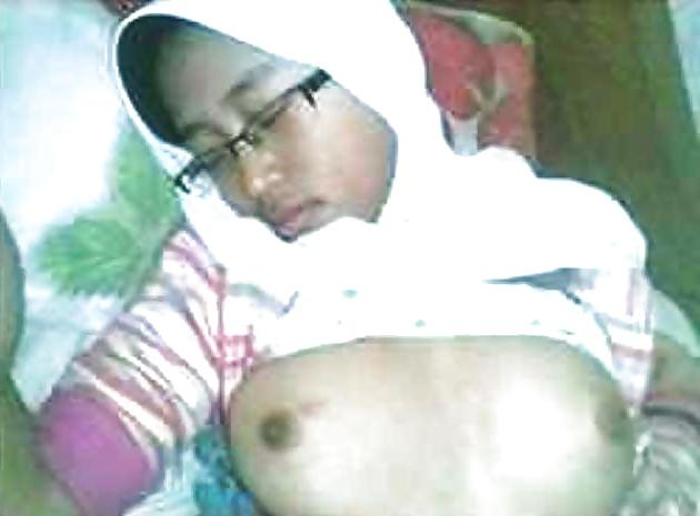 11P Tudung Budak Kacamata