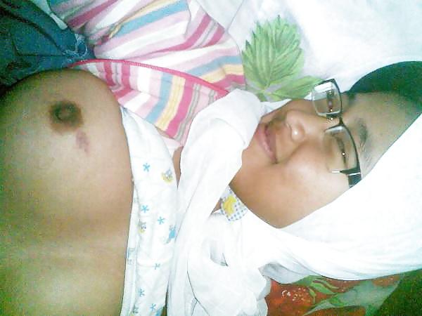 11P Tudung Budak Kacamata