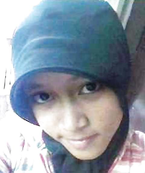 11P Tudung Budak Kacamata