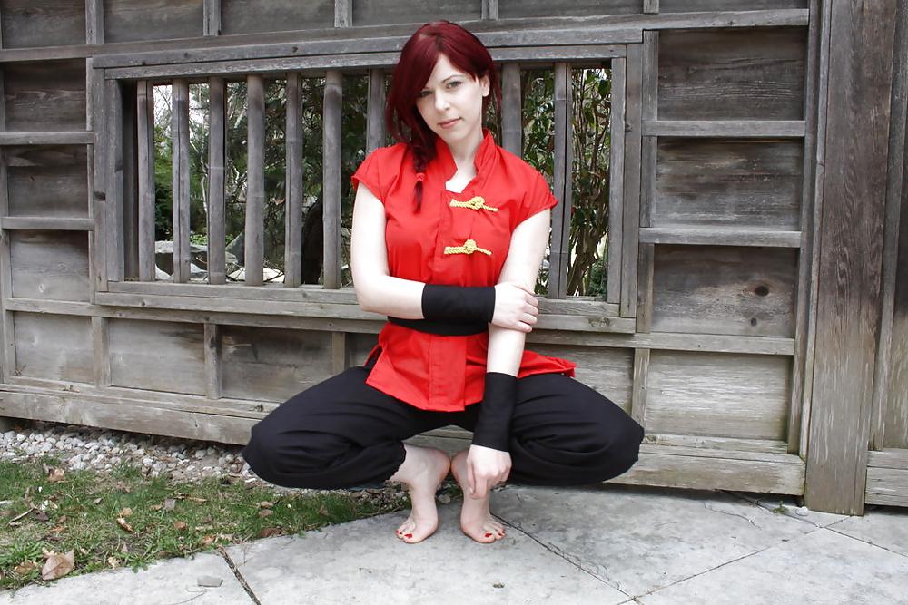 18P Redhead removes slippers
