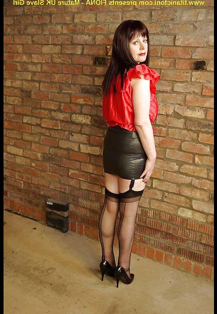 25P Fiona UK Mature Slave