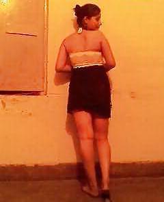 18P Delhi Call center girl and her friend nude photo shoot