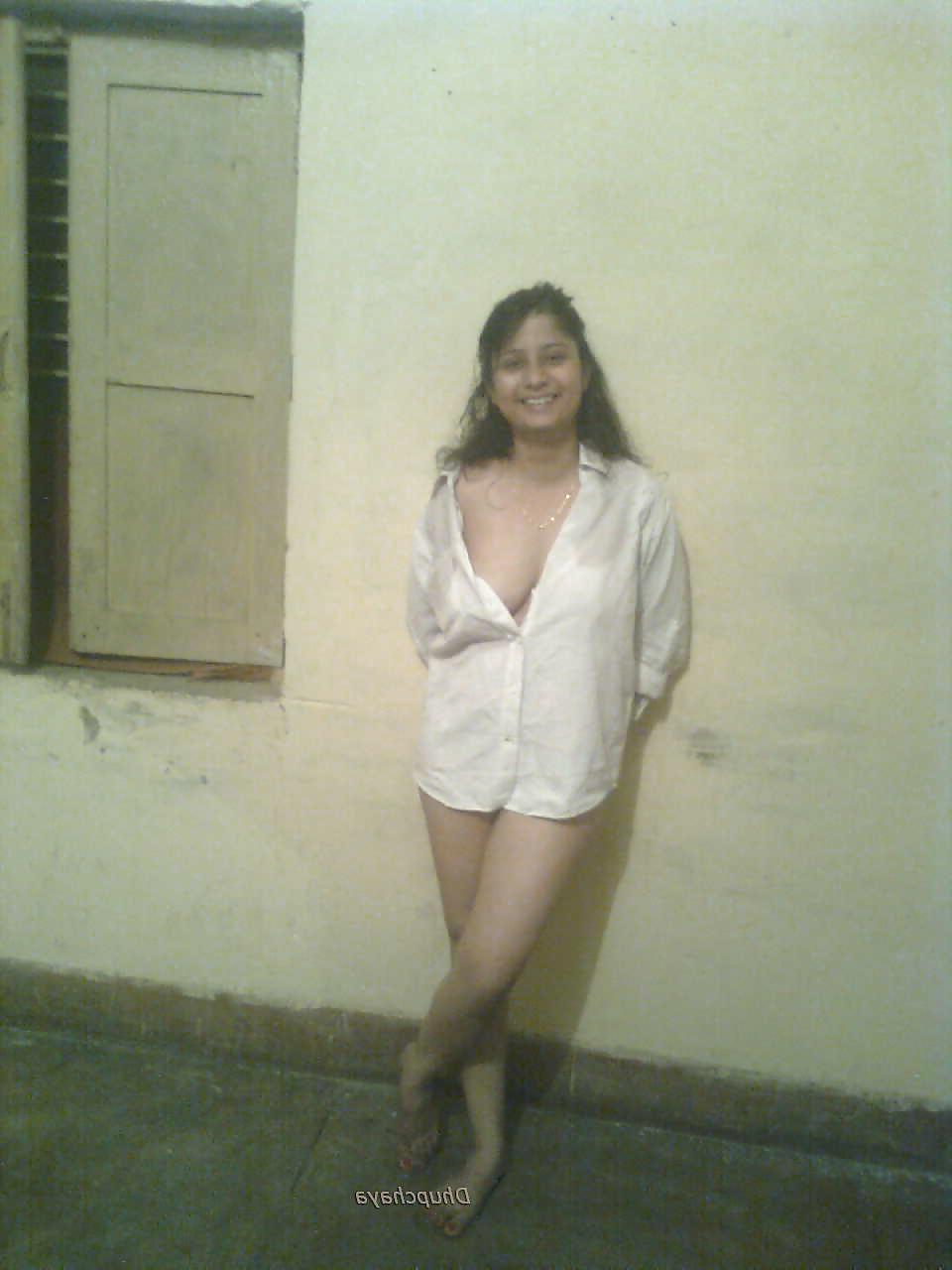18P Delhi Call center girl and her friend nude photo shoot