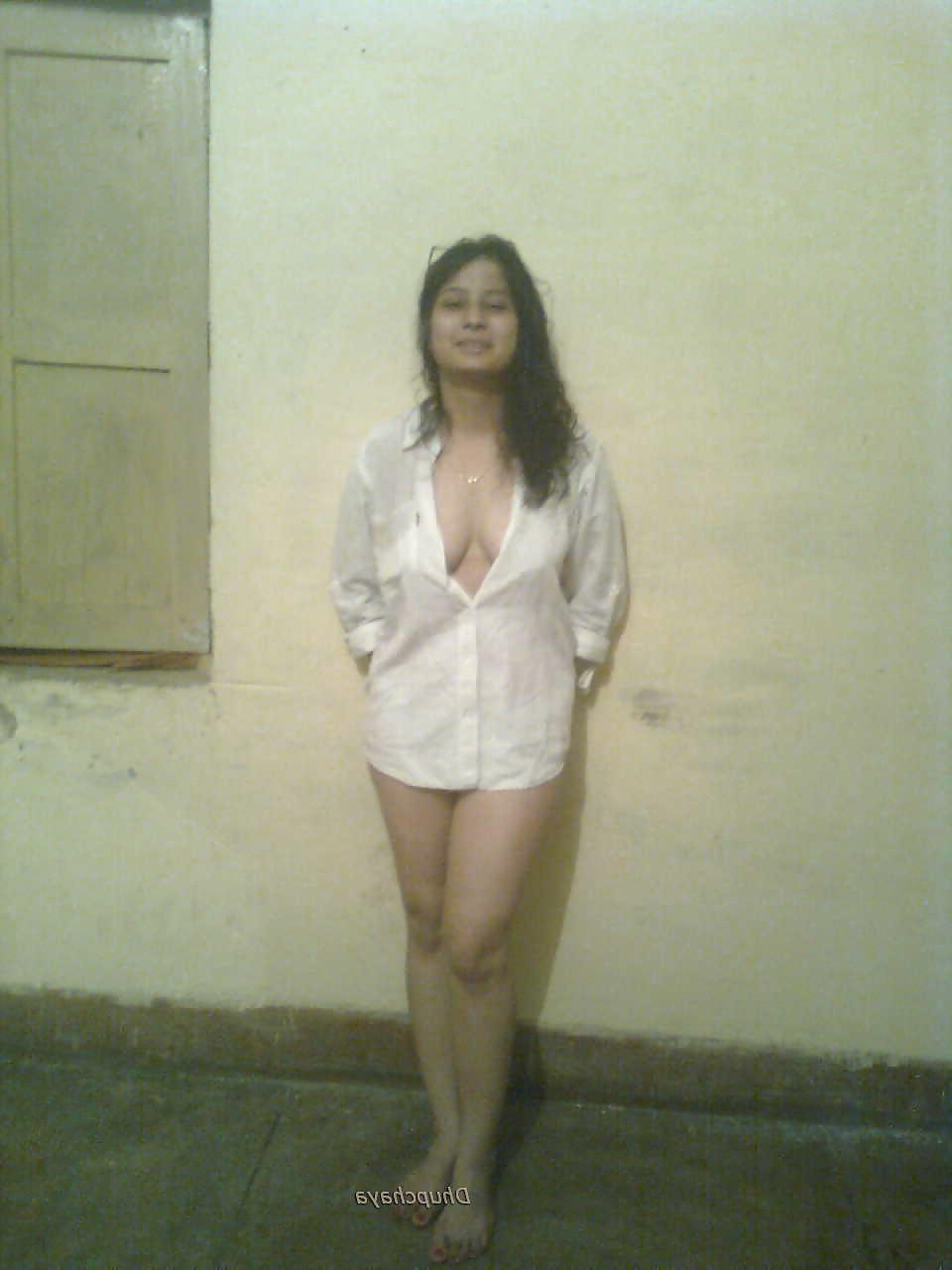 18P Delhi Call center girl and her friend nude photo shoot