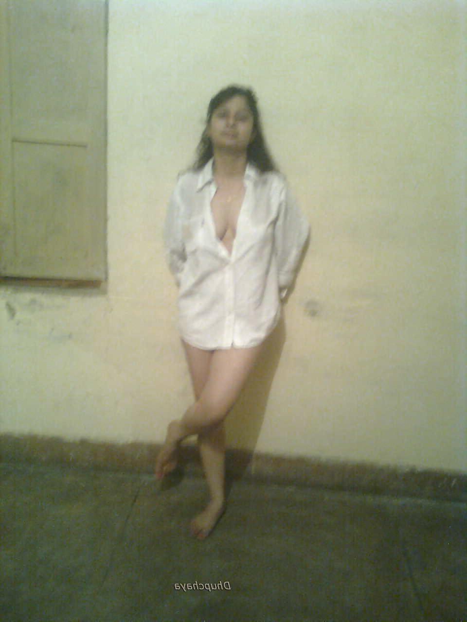 18P Delhi Call center girl and her friend nude photo shoot