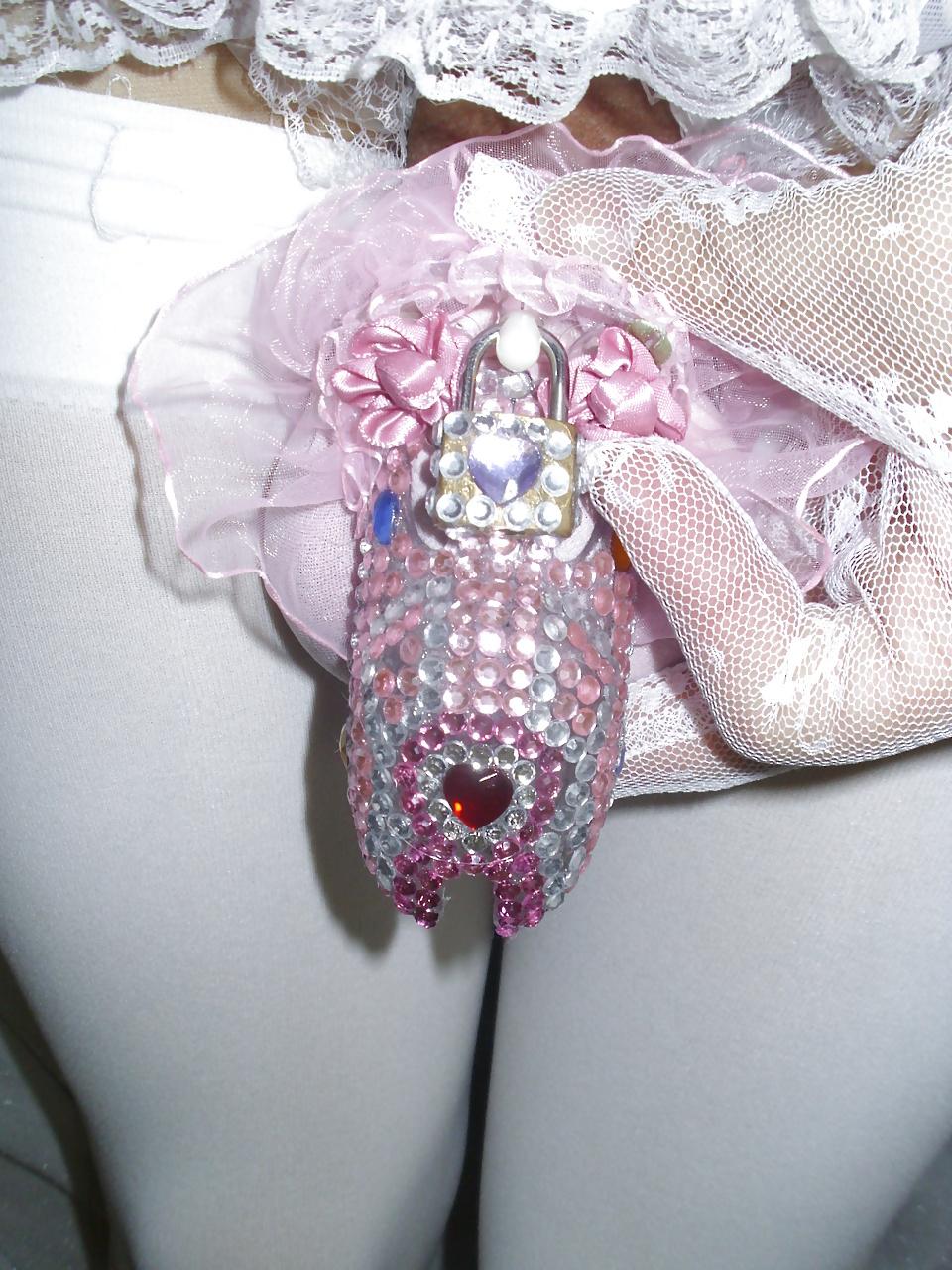8P Sissy Chastity