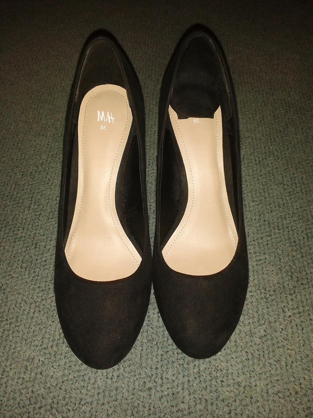 7P The cummed Shoes of my sister in law