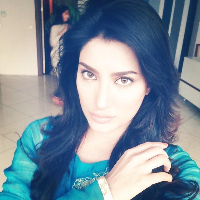 24P Mehwish Hayat Want A huge Cock For Sucking
