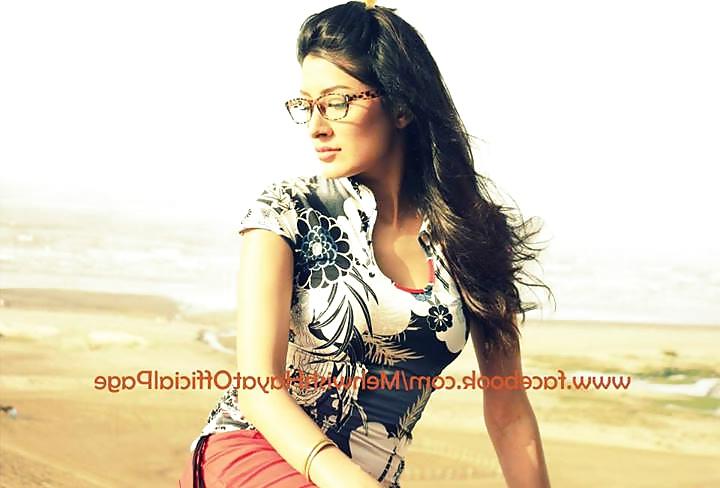 24P Mehwish Hayat Want A huge Cock For Sucking