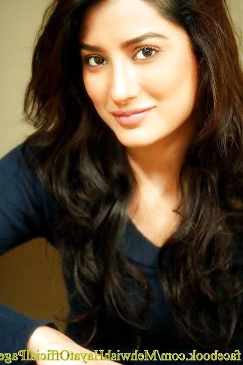 24P Mehwish Hayat Want A huge Cock For Sucking