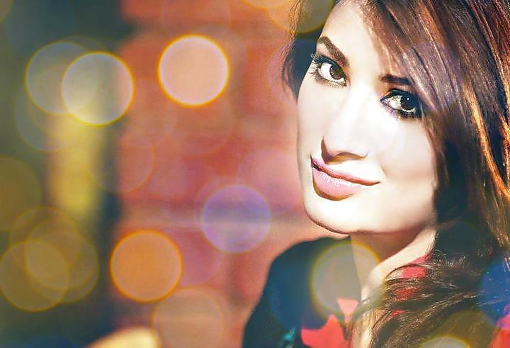 24P Mehwish Hayat Want A huge Cock For Sucking