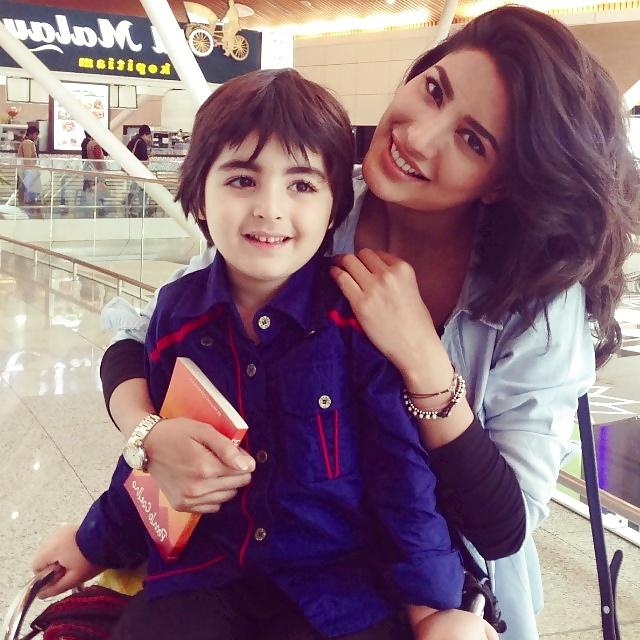 24P Mehwish Hayat Want A huge Cock For Sucking