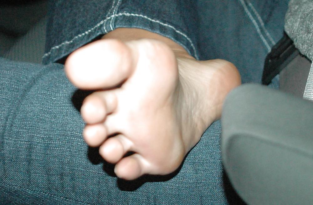 21P Feet, sole candids and toe steepling
