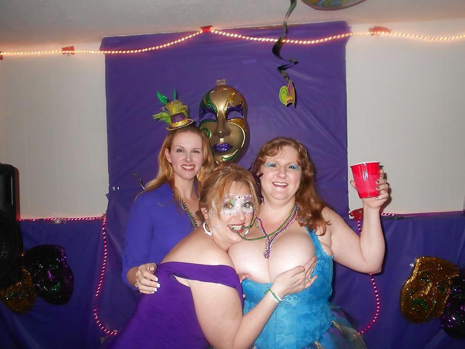 25P Maria Moore, Sam 38G & Sapphire - Huge Titts MILF's