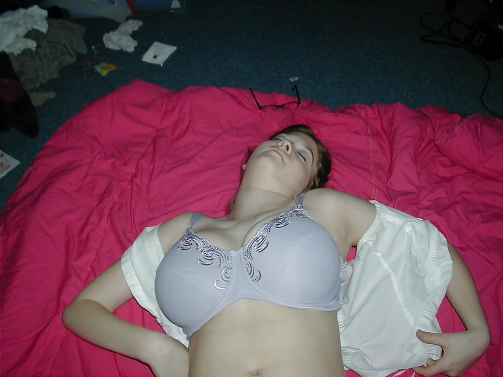 25P Sex Alli gets fucked and shows off her huge tits