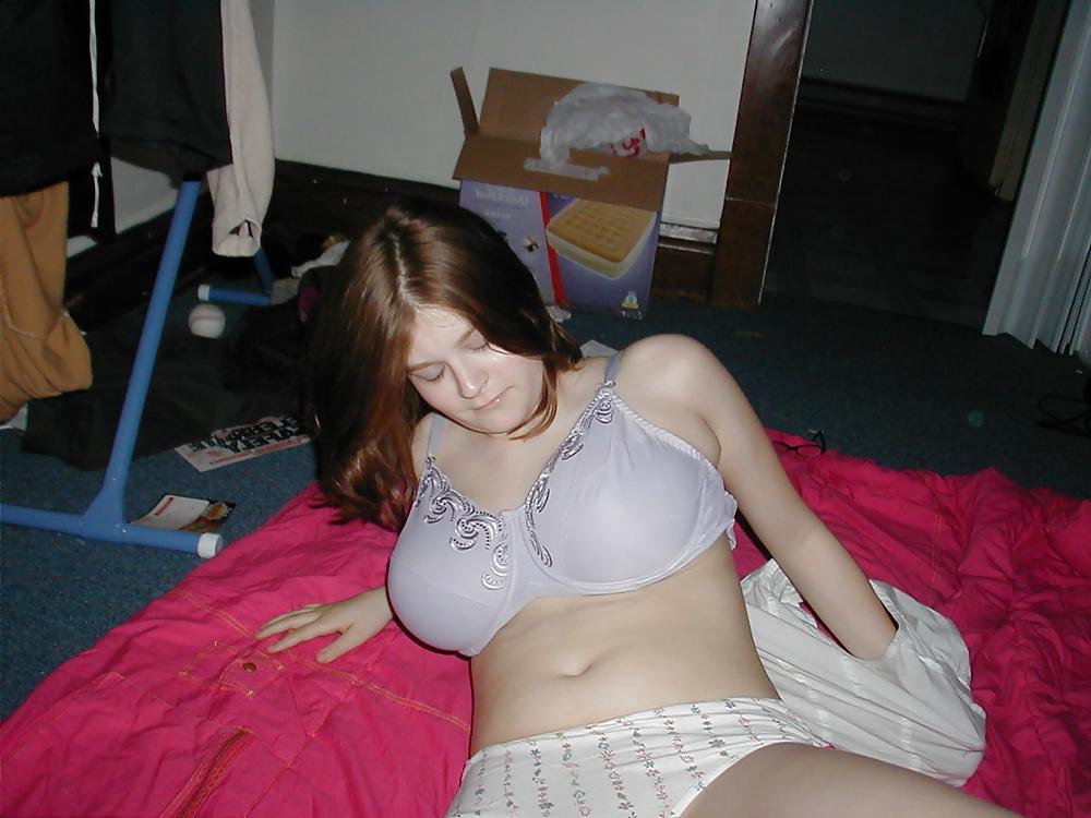 25P Sex Alli gets fucked and shows off her huge tits