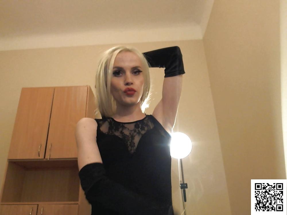 20P Cute Skinny Tgirl
