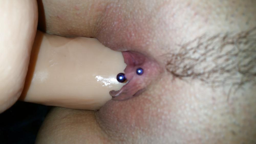 10P Tight Pussy Fucking Huge Dildo