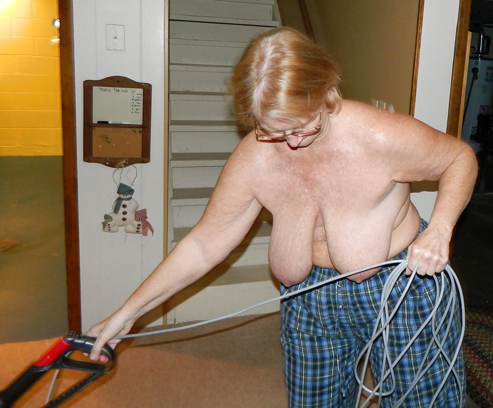 22P Mona From Illinois And Her Huge Saggy Tits