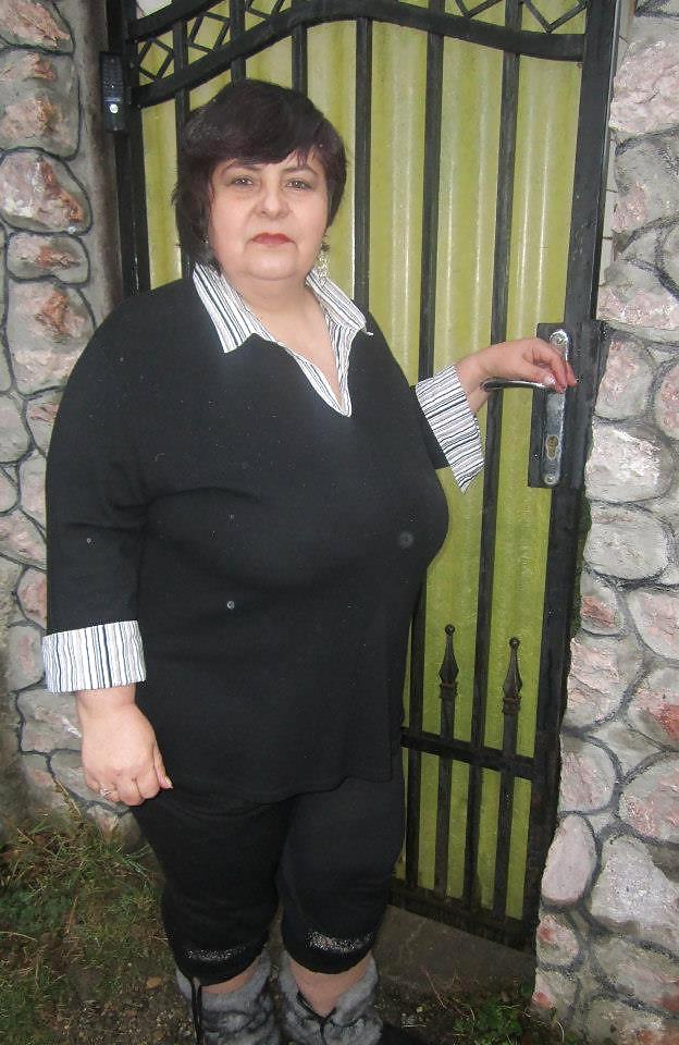 21P Romanian Huge Tits Amateur 16