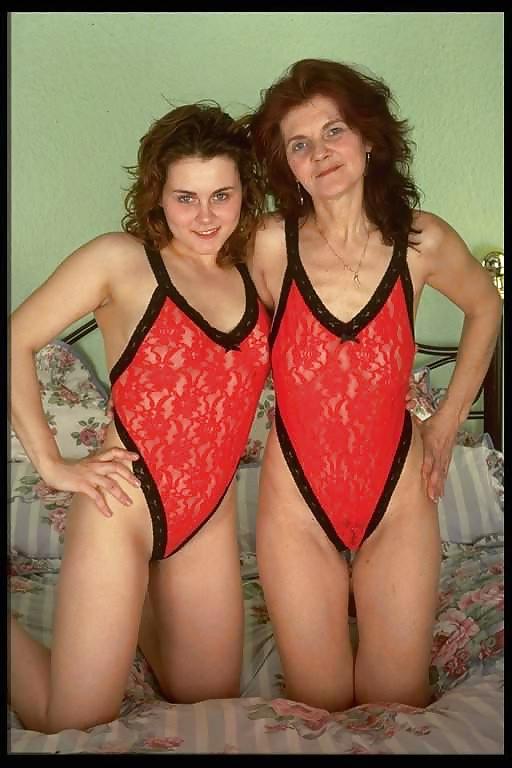 14P Mother daughter's friend