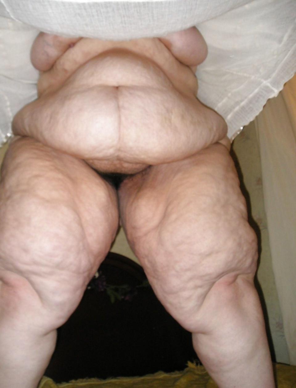 8P Huge hairy SSBBW babe