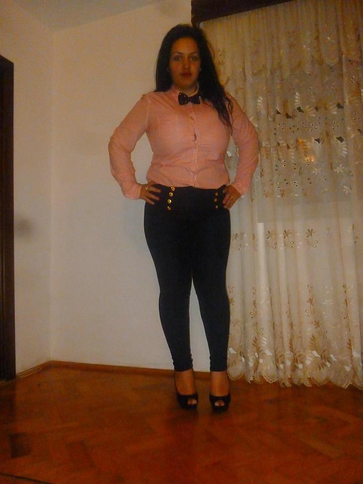 25P Romanian Huge Tits Amateur 14