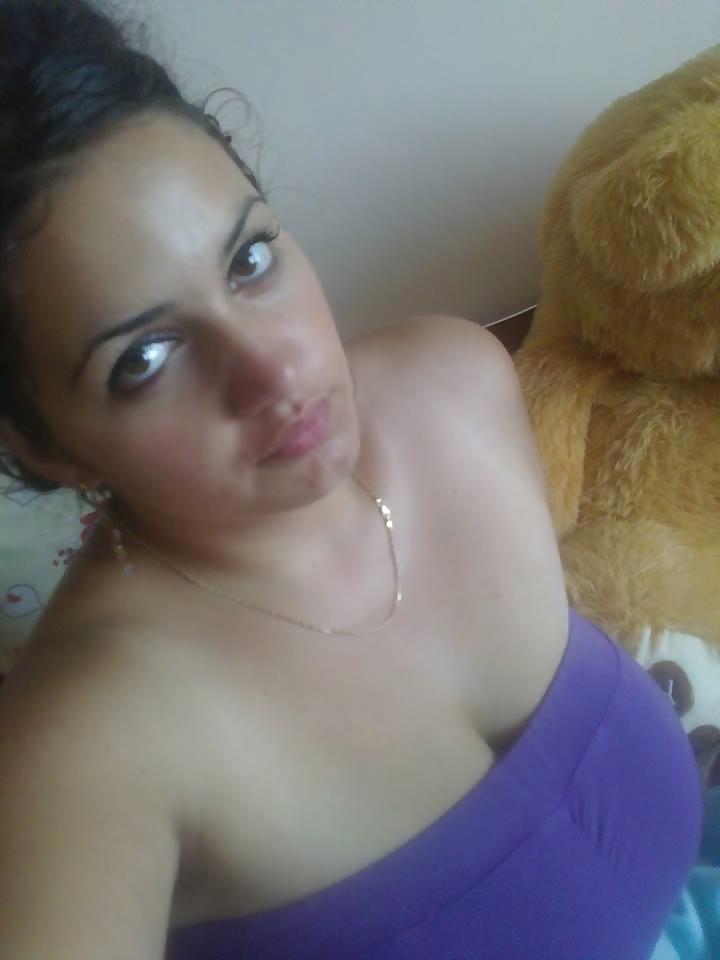 25P Romanian Huge Tits Amateur 14