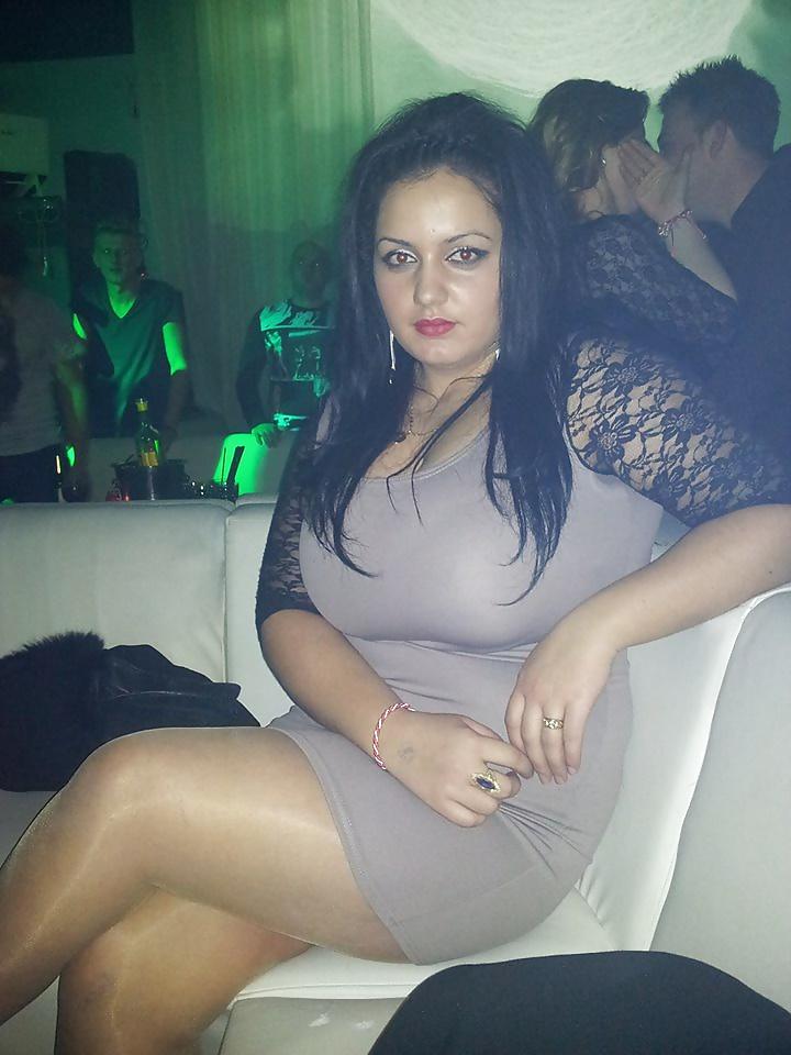 25P Romanian Huge Tits Amateur 14