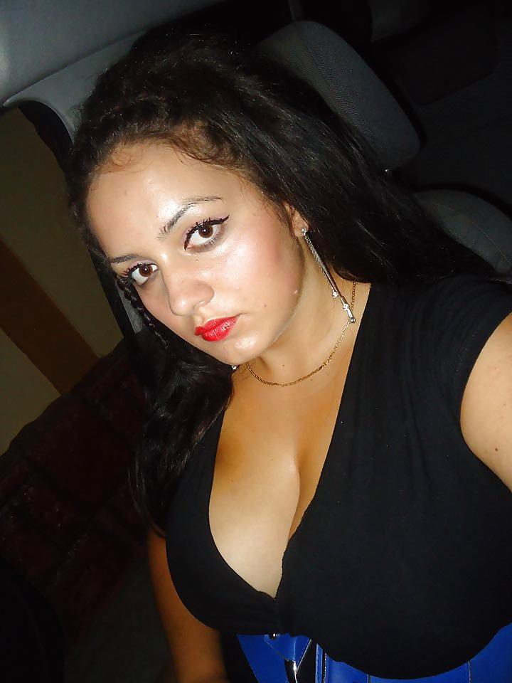 25P Romanian Huge Tits Amateur 14