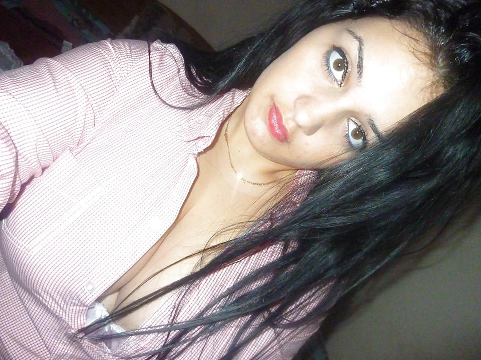 25P Romanian Huge Tits Amateur 14