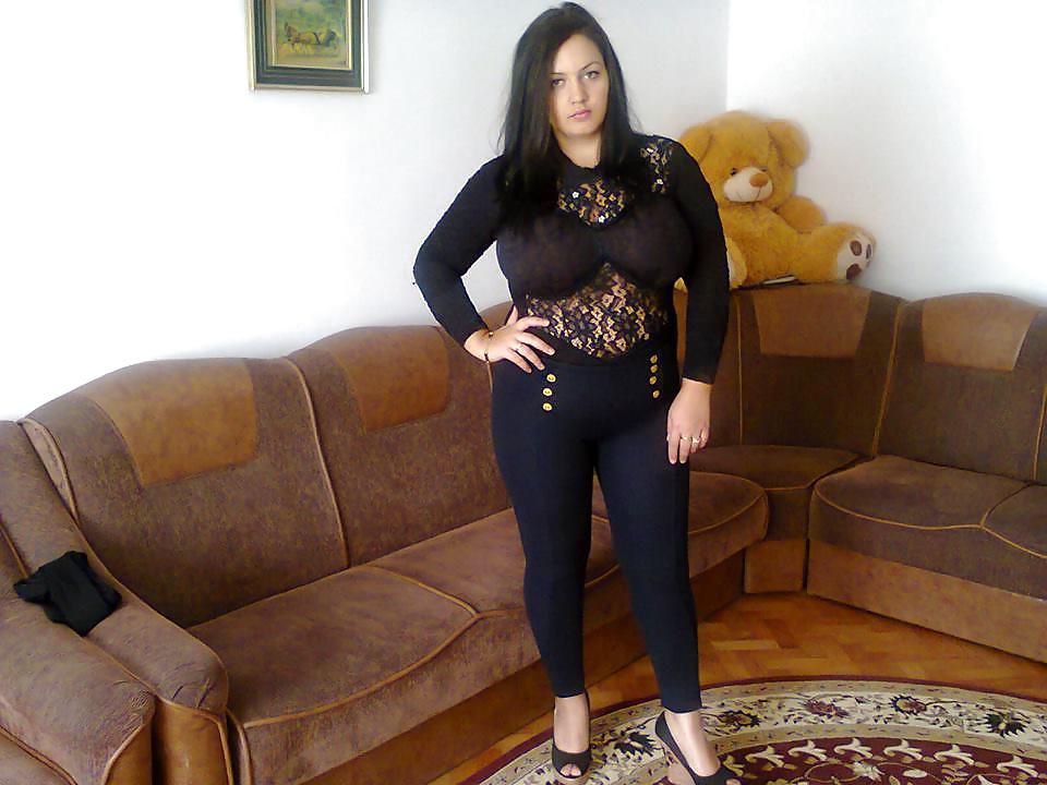 25P Romanian Huge Tits Amateur 14